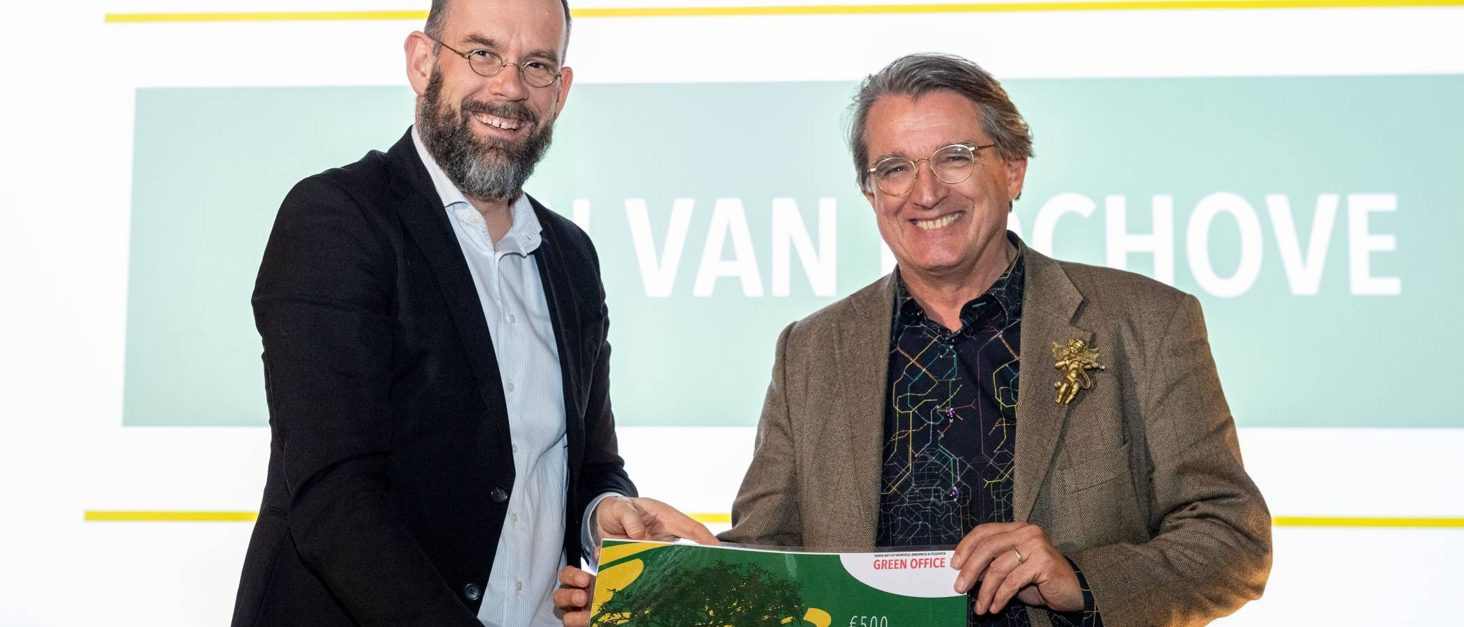 Iwan van Bochove, coördinator van het HAN Mobility Innovation Center (MIC) en een ervaren industrieel ontwerper, heeft de HAN Green Award 2023 ontvangen in de categorie Toekomstgerichte Initiatiefnemer.