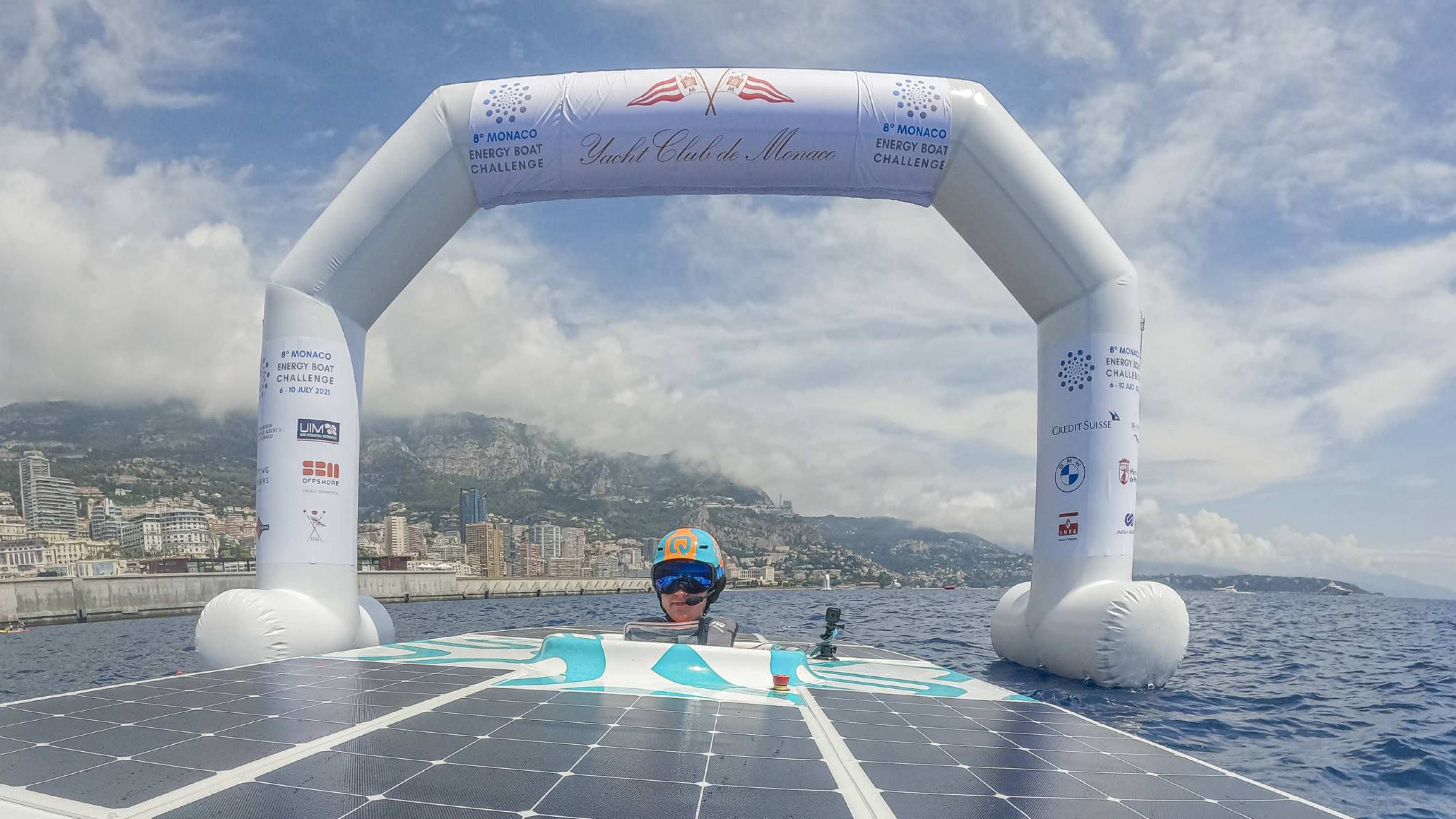 310482 Solarboat in actie tijdens Energy Boat Challenge in Monaco met piloot Mitchel Kraai
