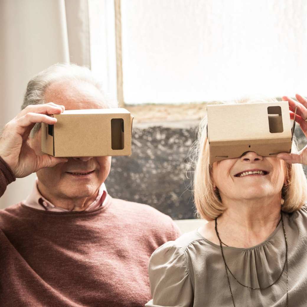 234476 Health oudere mensen virtual reality bril