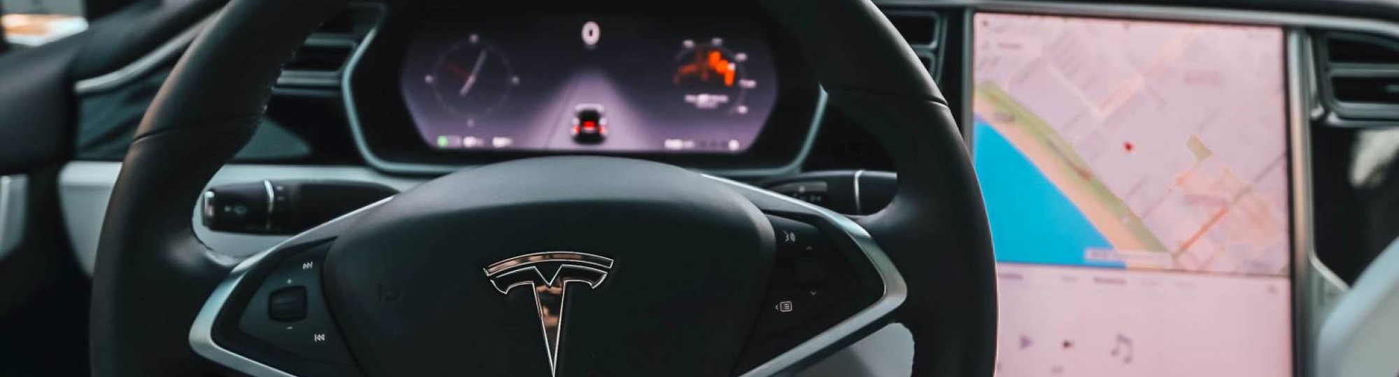 Tesla dashboard autonome navigatie
