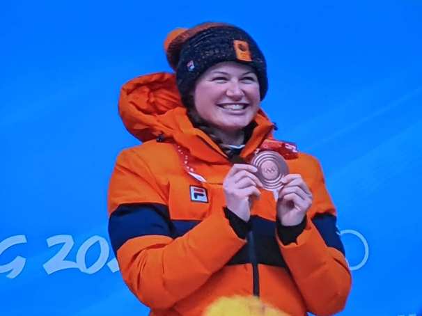 376084 Oud-studente Fysiotherapie wint bronzen medaille op de Olympische Winterspelen in Peking