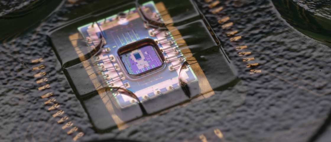 268595 Chip van Semiconductor Packaging
