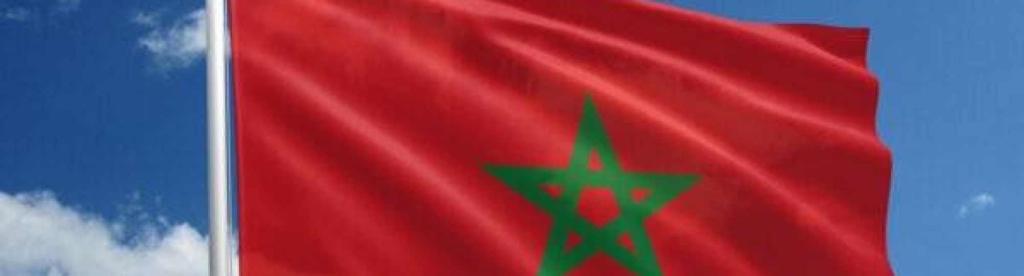 Vlag van Marokka met tekst dat Academie Educatie Marokko ondersteunt
