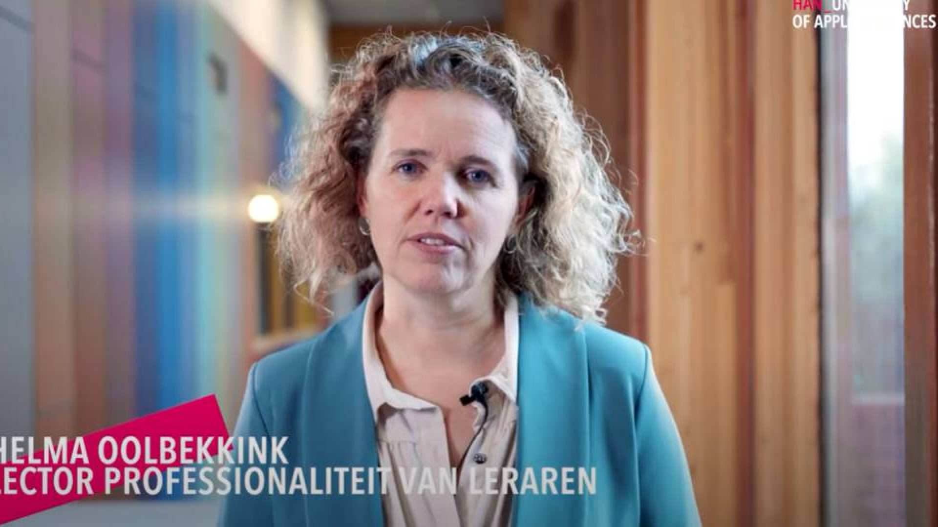 videostill uit de video over het Lectoraat Professionaliteit van Leraren met Helma Oolbekkink-Marchand