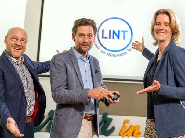 404021 Bestuurders HAN, Sint Maartenskliniek en ROC Nijmegen bekrachtigen samenwerking LINT. Toegevoegd door Carlijn Brinkman