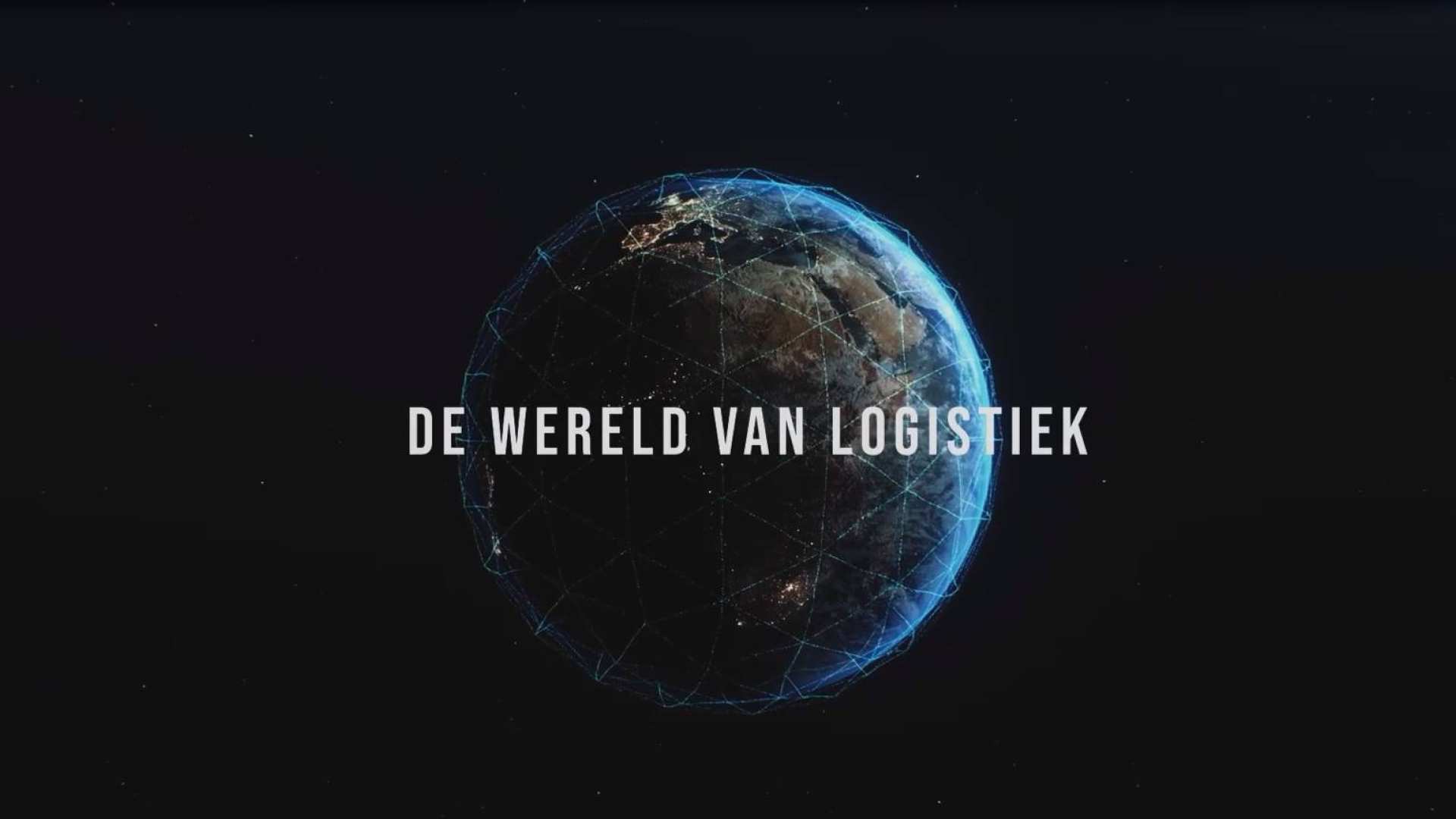 495673 Screenshot van de video over de associate degree Logistics Management. Wereldbol met daaroverheen de tekst: De wereld van Logistiek.