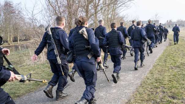 Beelden vanuit Defensie t.b.v. flyer Learning & Development deeltijd. 