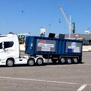 Truck trailercombinatie bij robotics at han