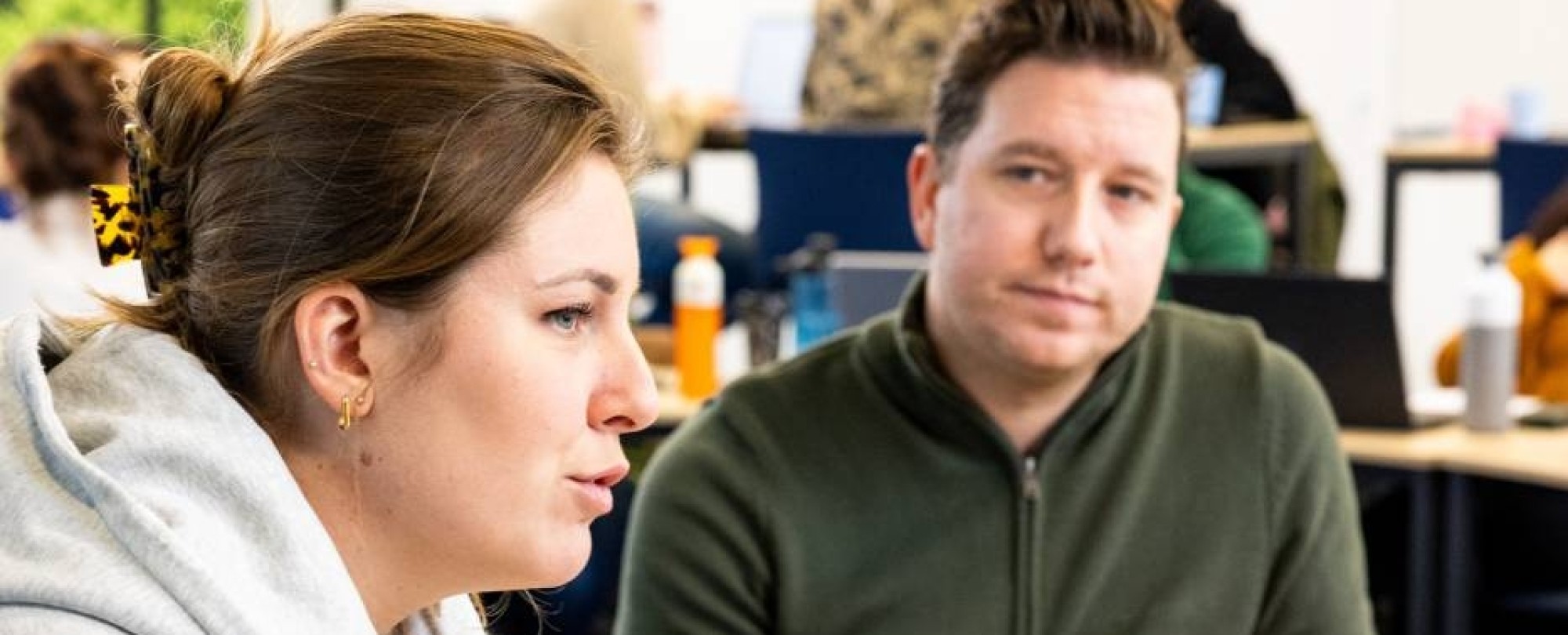 AMM LLO studente Lot licht iets toe aan medestudenten