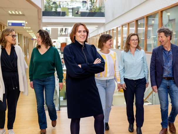 Groepsfoto lectoraat Arbeid en Gezondheid, Shirley Oomens, Angelina Zadelhoff, Suzanne van Hees, Marie-Louise Klerkx, Bouwine Carlier en