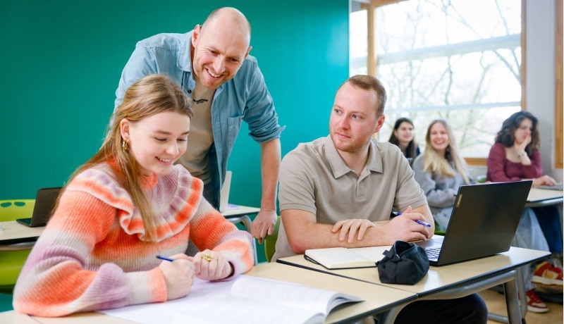 Groep studenten in klaslokaal