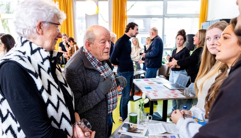 Labs en Werkplaats wijk Lindenholt-studenten-professionals en burgers aan het werk
