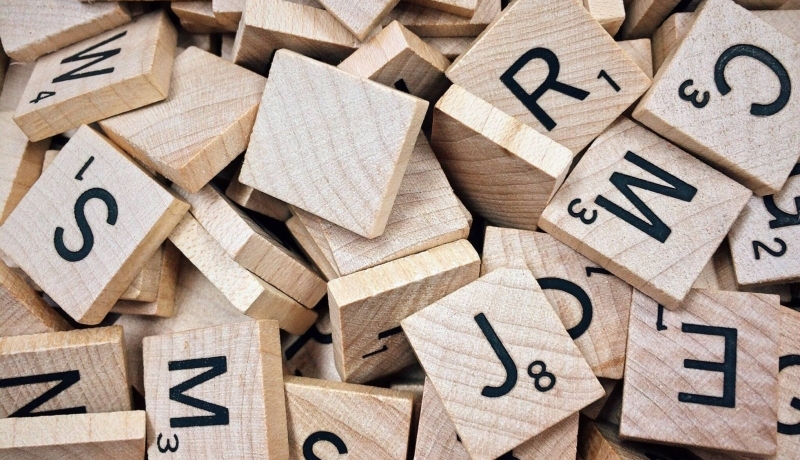 studiecluster, cluster lerarenopleidingen, taal en communicatie, scrabble blokjes met letters, 2021