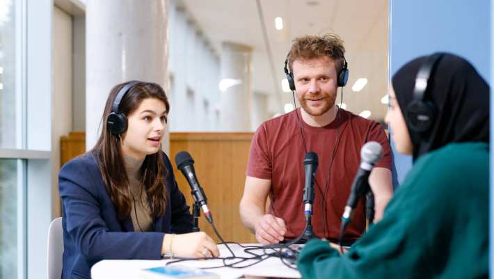 HAN Academie Educatie, Pabo, Pabo-ALO, ALPO, voltijd en deeltijd, docent en studenten nemen podcast op in iXperium, 2024