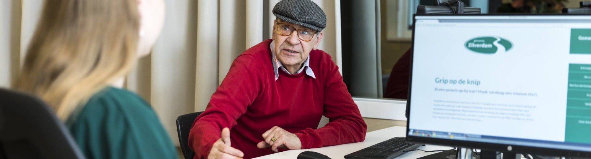 Man bij gebruikersonderzoek in experience lab