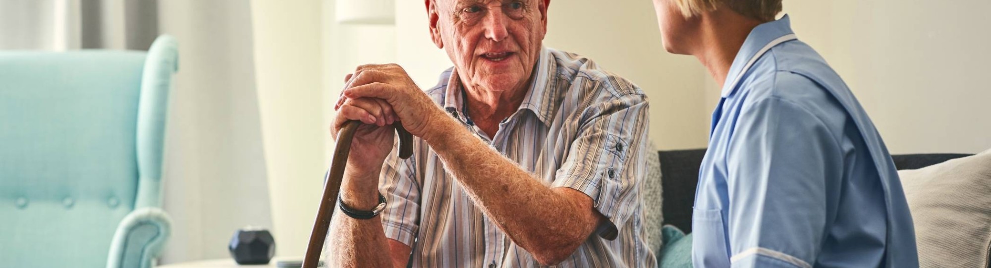 ouderenzorg met patient