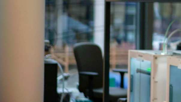 Overzicht van de 3D printers in het Fablab in Arnhem. Hier kan gebruik van gemaakt worden door Engineering studenten van onder andere Industrieel Product Ontwerpen en Werktuigbouwkunde.