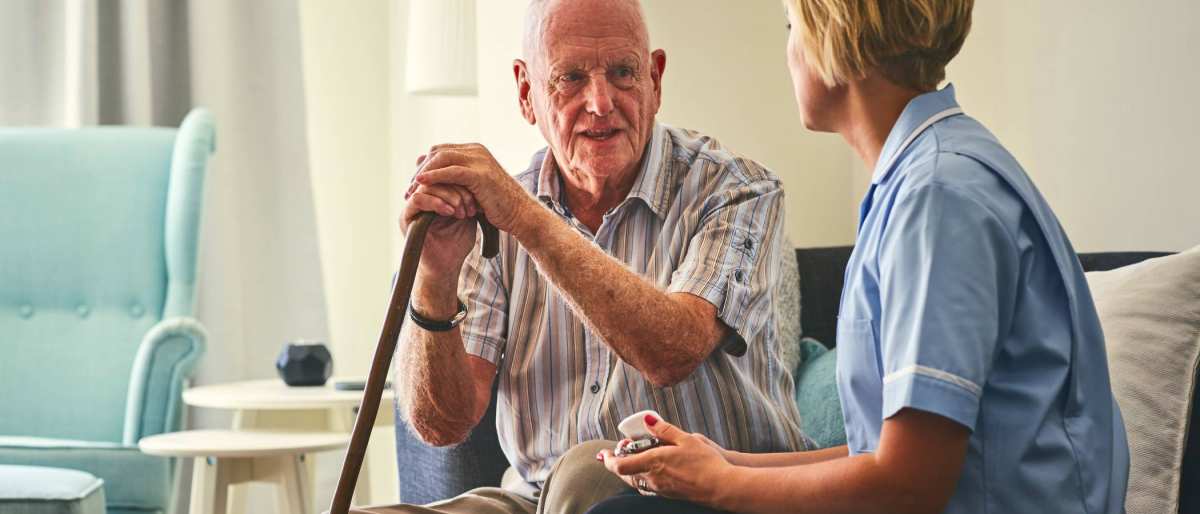 ouderenzorg met patient