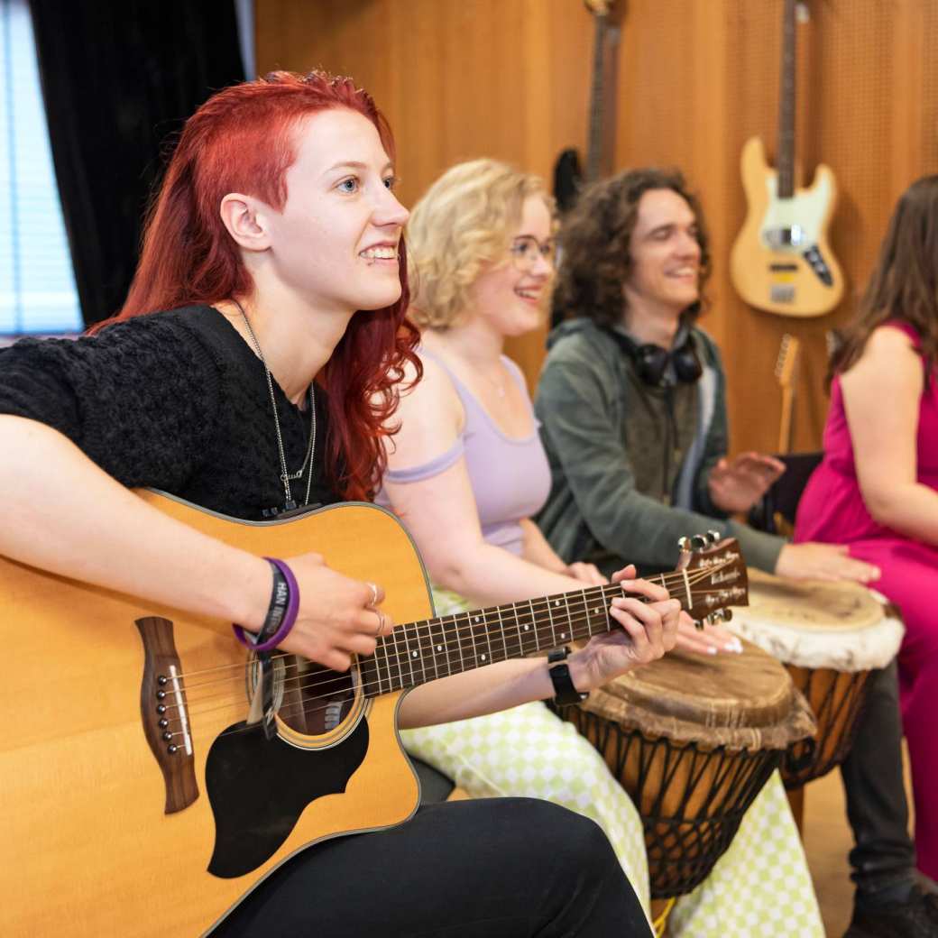 Studenten Vaktherapie in muzieklokaal