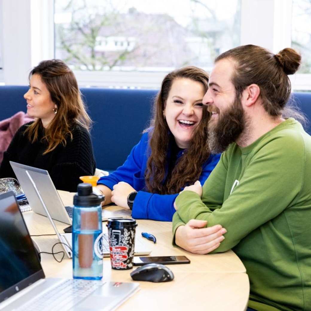 AMM LLO Dennis en Anne lachen tijdens les