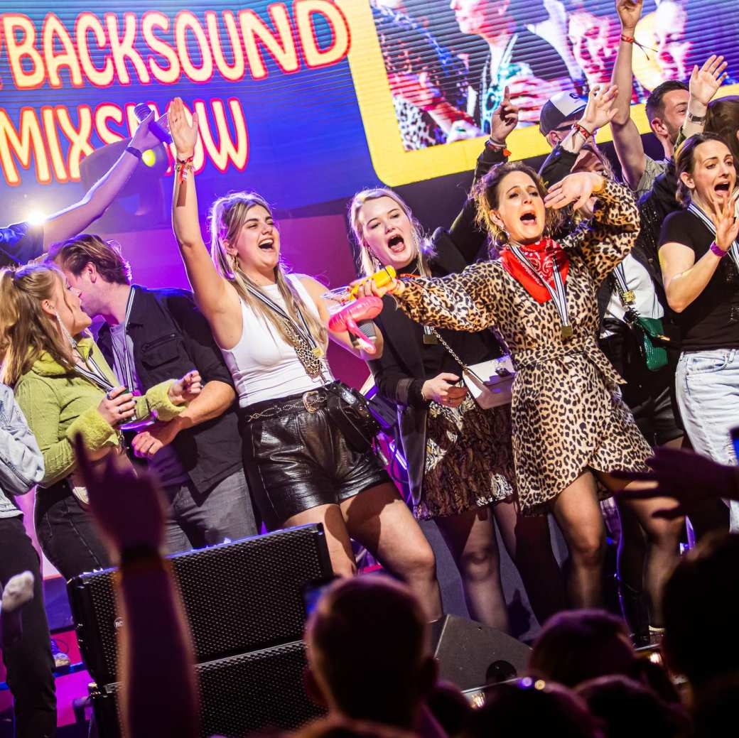 Promo foto van de Mega Mini Playback Show, Open Up Festival 2024