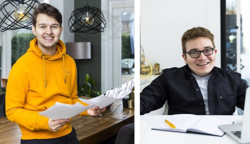 2 jongens samen aan tafel