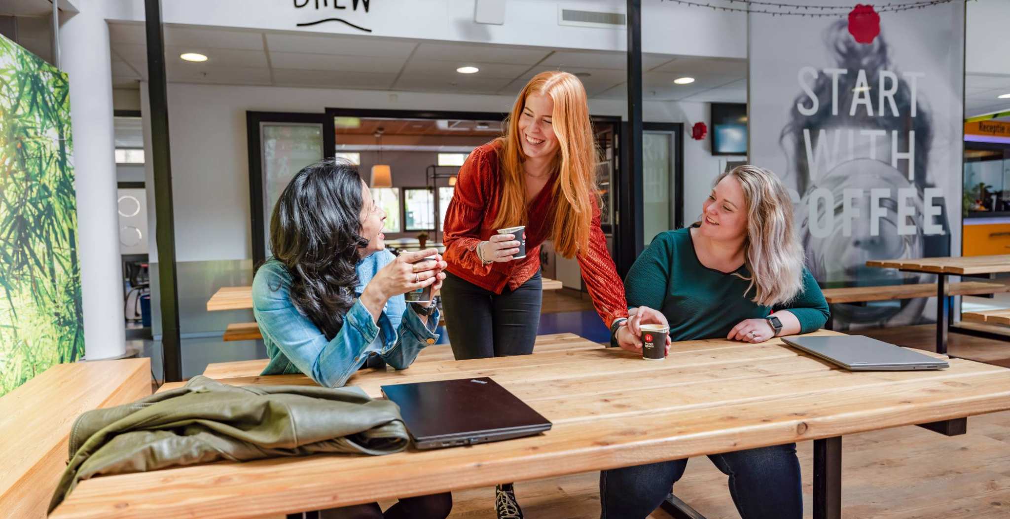 Studenten in de klas voor hun opleiding Learning and Development