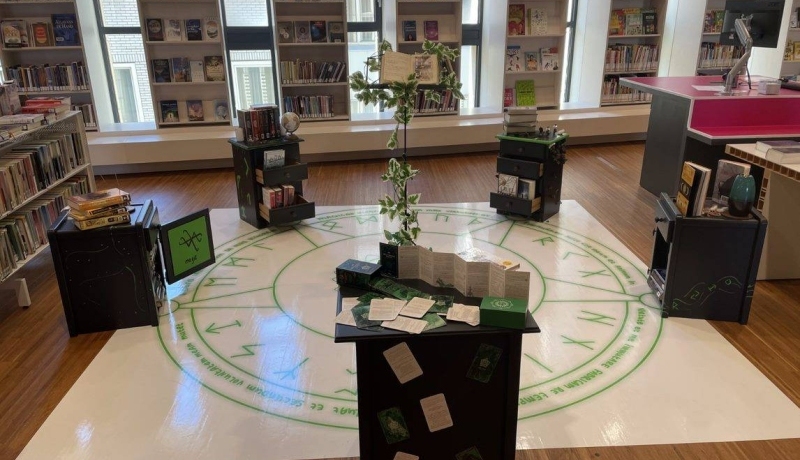 In bibliotheek Rozet in Arnhem hebben studenten van de HAN lerarenopleiding experiences ingericht rondom maatschappelijke thema's.