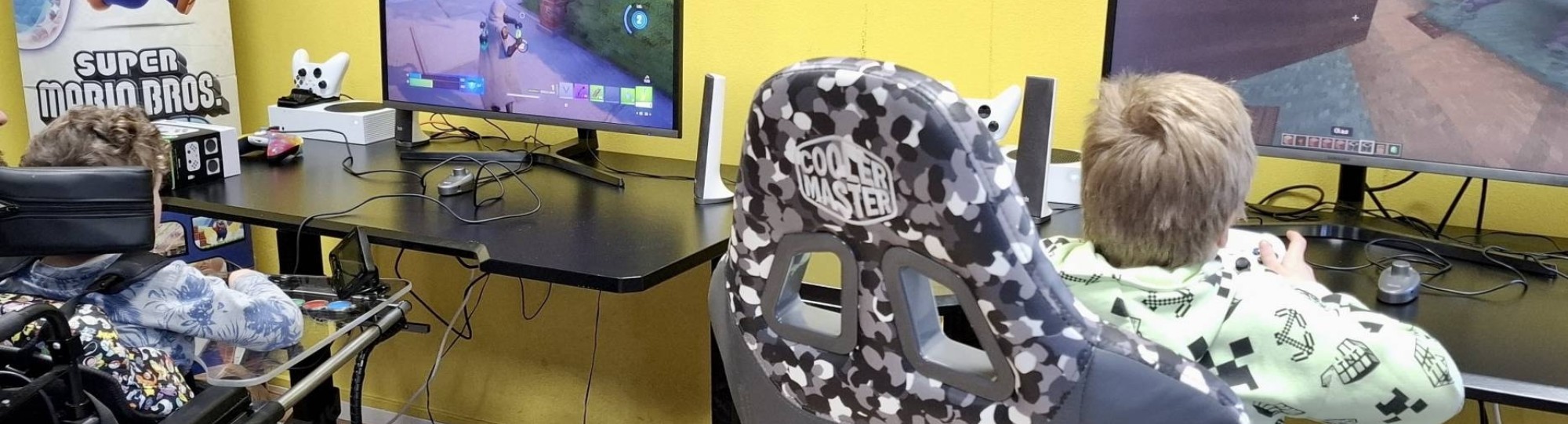 Jongeren met beperking gamen bij de Bio Game Club