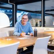 Guus Witjes aan het werk in setting t.b.v. Employer Branding campagne