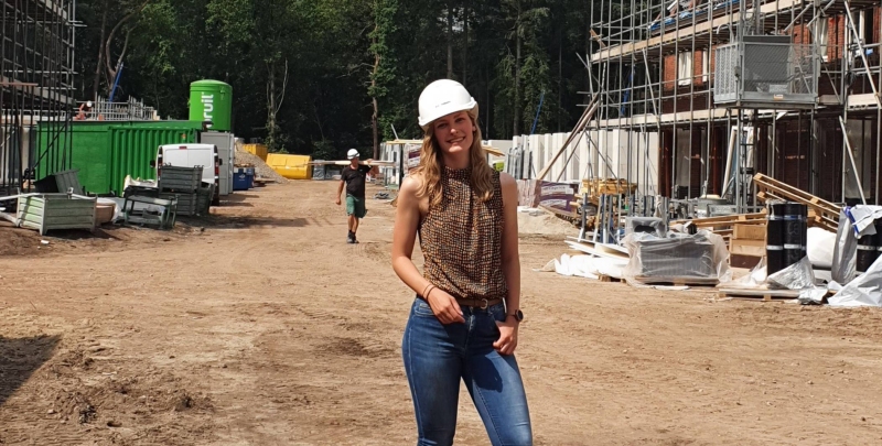 Lianne Kuijper op de bouwplaats