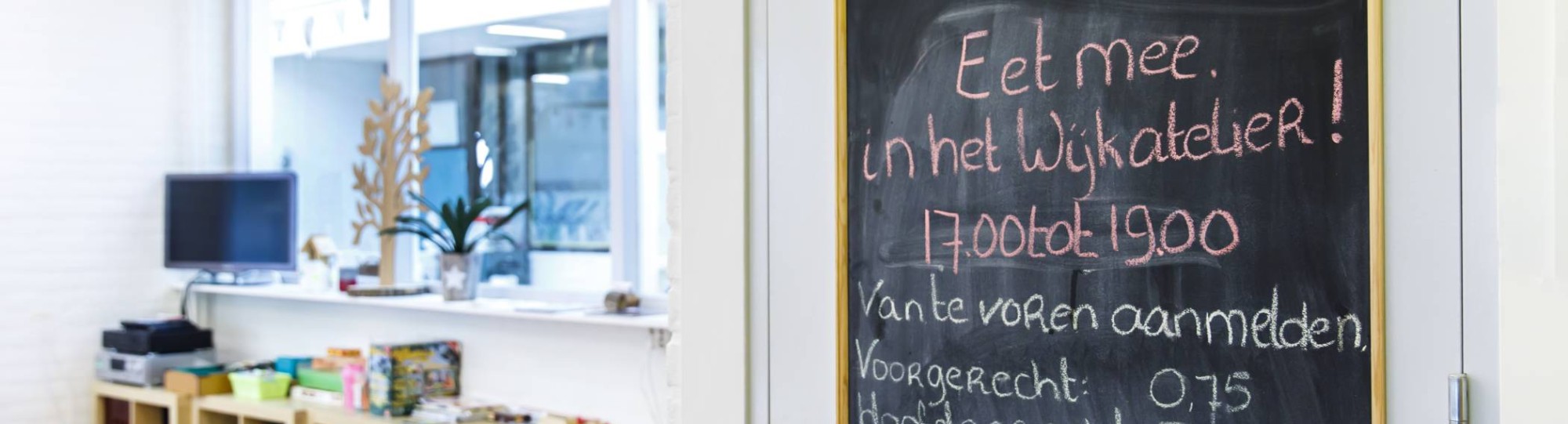 met aankondiging activiteiten wijkcentrum