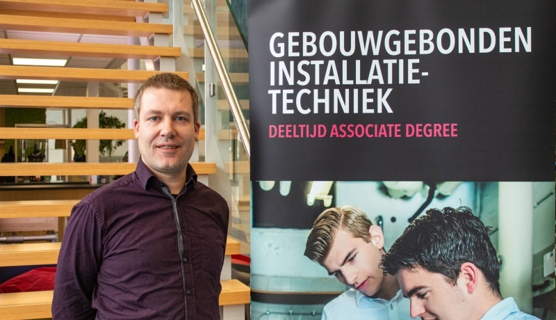 Emiel Berendsen voor banner Ad Gebouwgebonden Installatietechniek