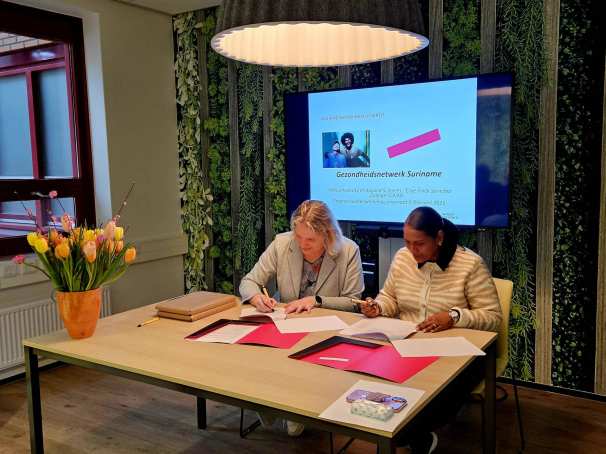 Onderteken samenwerkingsovereenkomst Gezondheidsnetwerk Suriname en HAN AGV