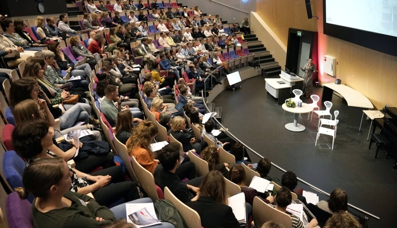 Toetsconferentie zaal publiek
