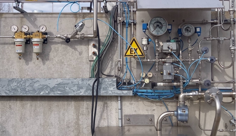 Foto van een extern waterstof systeem bij een bedrijf