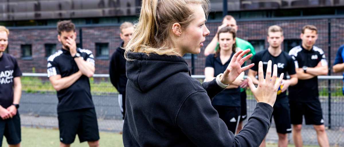 studenten alo deeltijd op sportveld Papendal