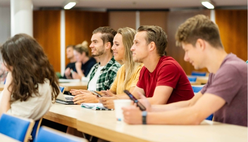 Studenten MMR  tijdens hoorcollege