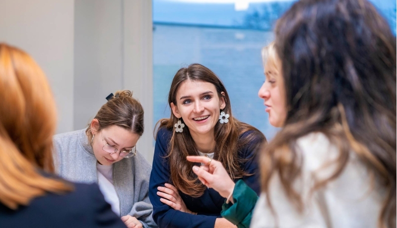 Studenten Pedagogiek deeltijd in overleg