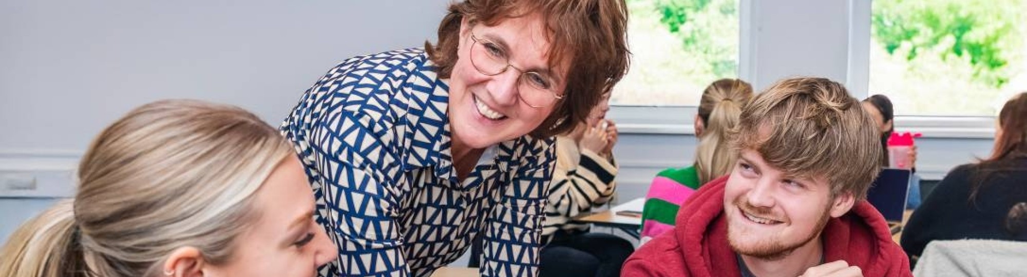 AMM LLO Joey en Isa tijdens les Judith bij Social Work deeltijd