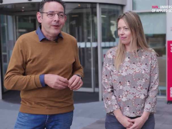 Videostill van video met Sander Berendsen en Carlijn van Diepen over onderzoek van het Lectoraat Responsief beroepsonderwijs