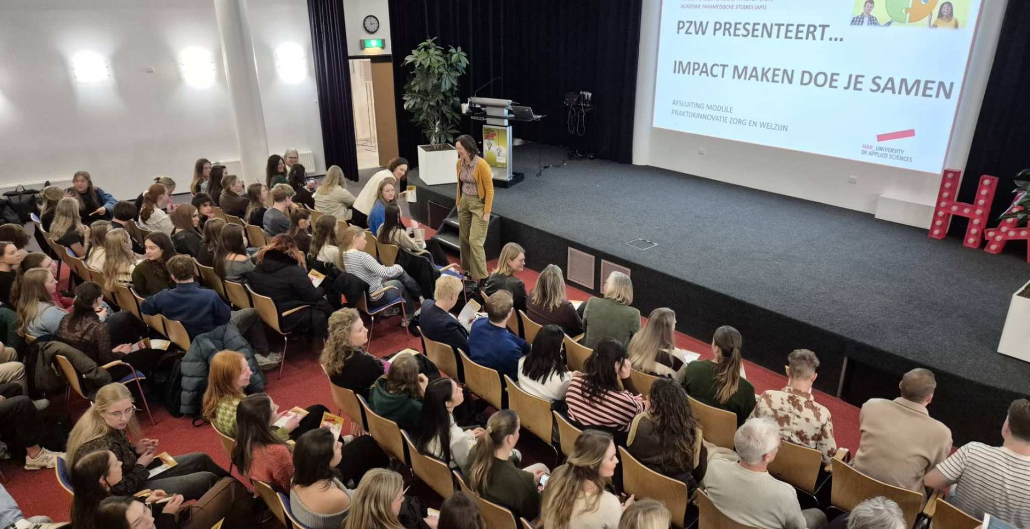 Overzicht van deelnemers in zaal tijdens PZW presenteert in januari 2026