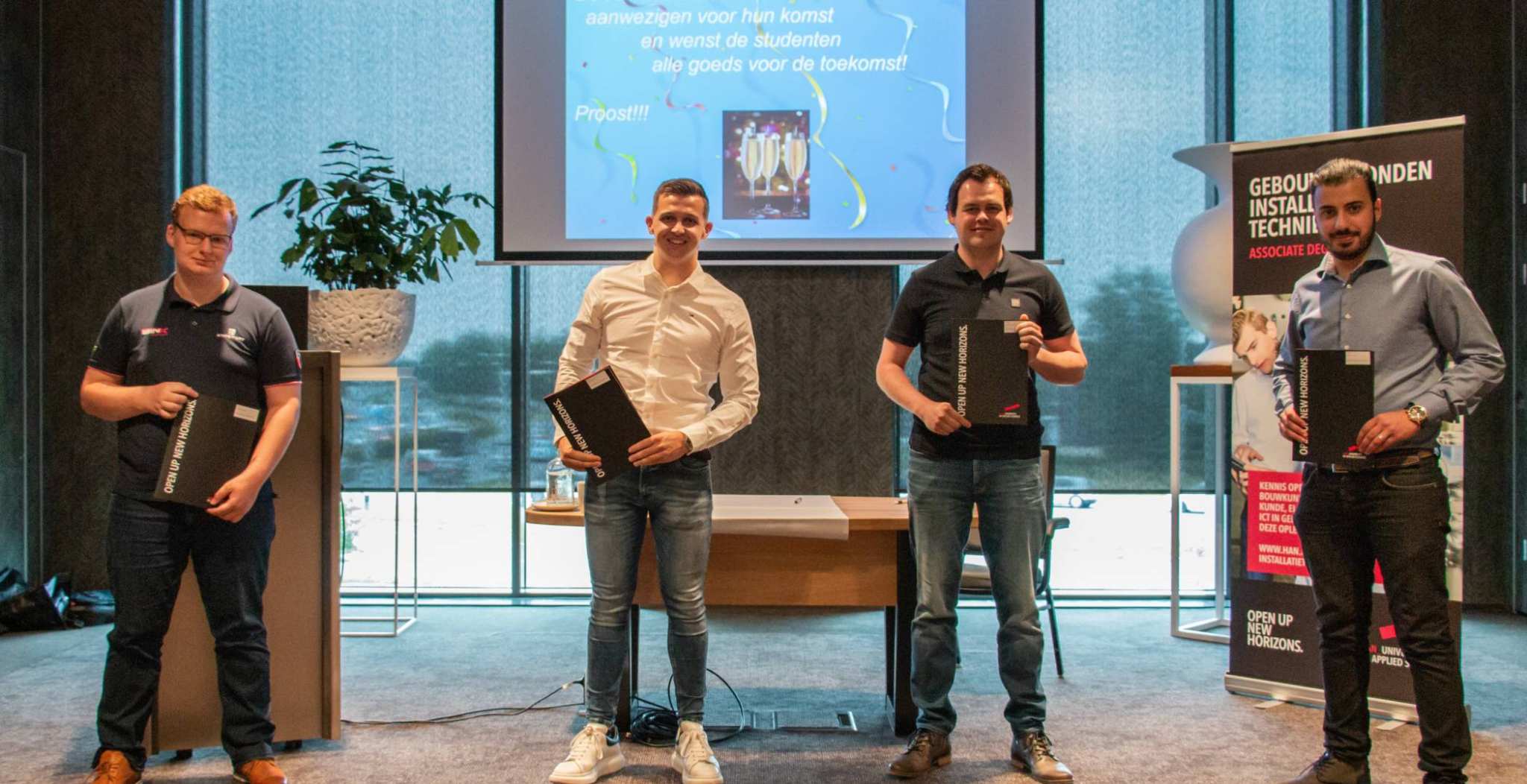 groepsfoto eerste afstudeerders (4) Ad GGIT