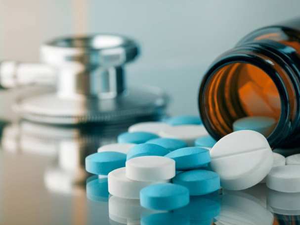 studiecluster, cluster laboratorium, omgevallen pot met medicijnen, 2021