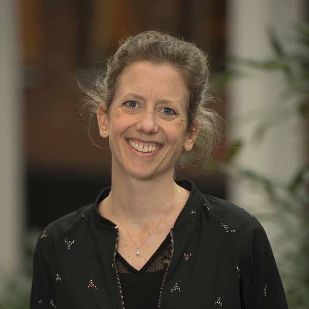 Dinja van der Veen- gastspreker PZW presenteert