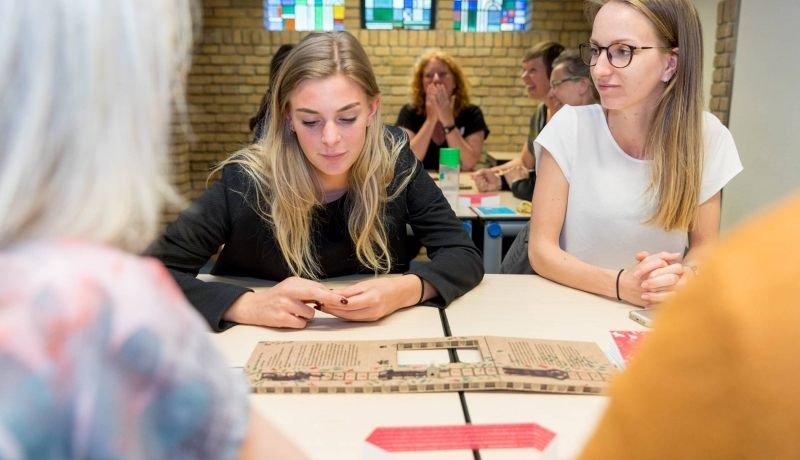 Samen het gesprek aangaan tijdens het dialoogcafé