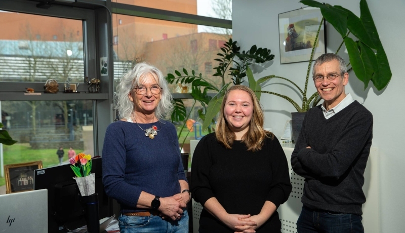 Drie senior sb'er van de academie TBC, Renate Rietveld, Ilse Gerritsen en Wiet Jenniskens
