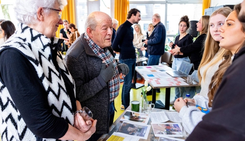 Labs en Werkplaats wijk Lindenholt-studenten-professionals en burgers aan het werk