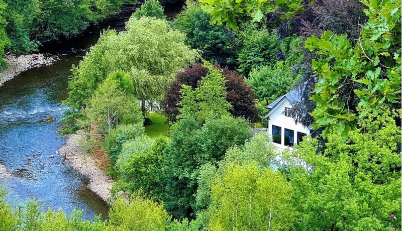 La calmie huis in het ardenner bos