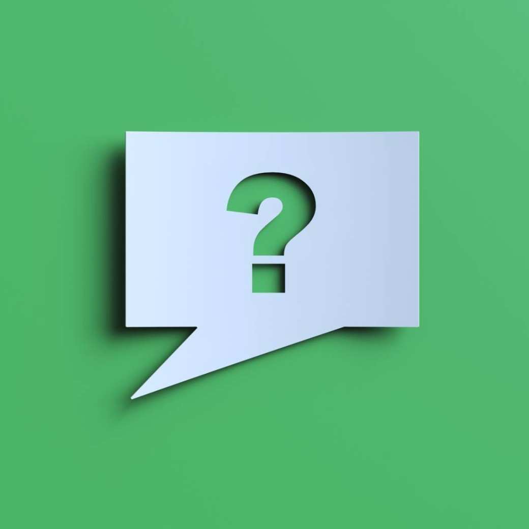 Vraagteken tegen een groene achtergrond.